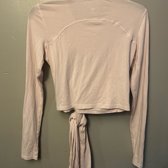 Lululemon shirt - lt. pink “Gather and Grow” long sleeve wrap style yoga active - Picture 3 of 9